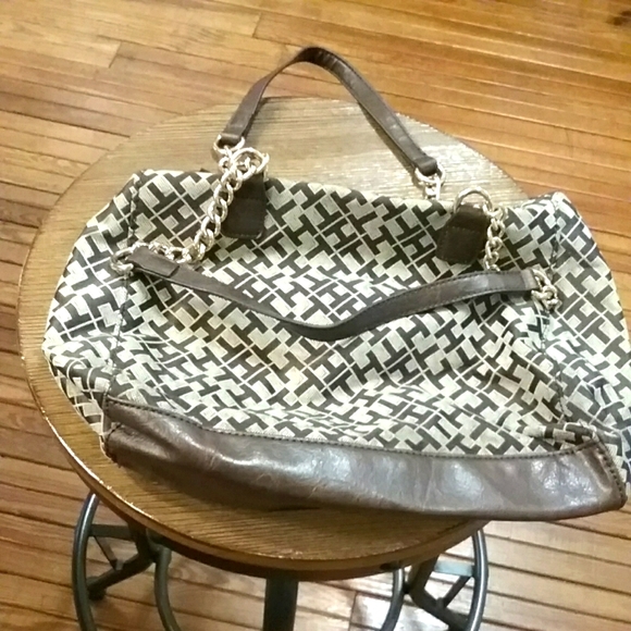 Tommy Hilfiger over shoulder brown logo bag - Picture 7 of 13